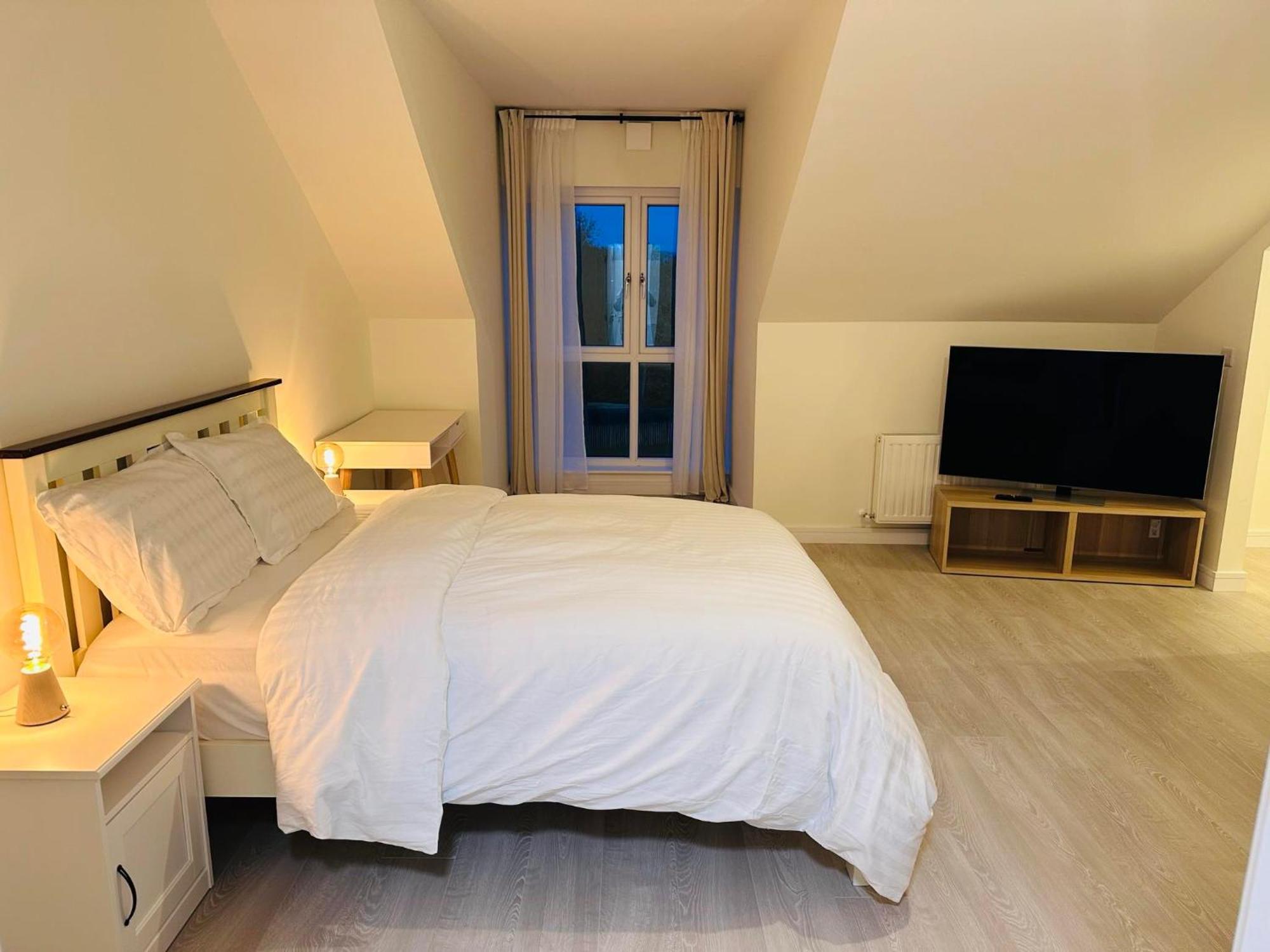 King Room With Ensuite In Dublin Clondalkin Ngoại thất bức ảnh